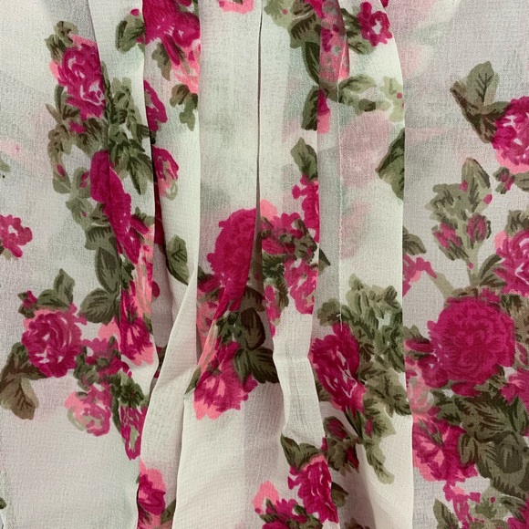 Frilly flowery top - Picture 2 of 4